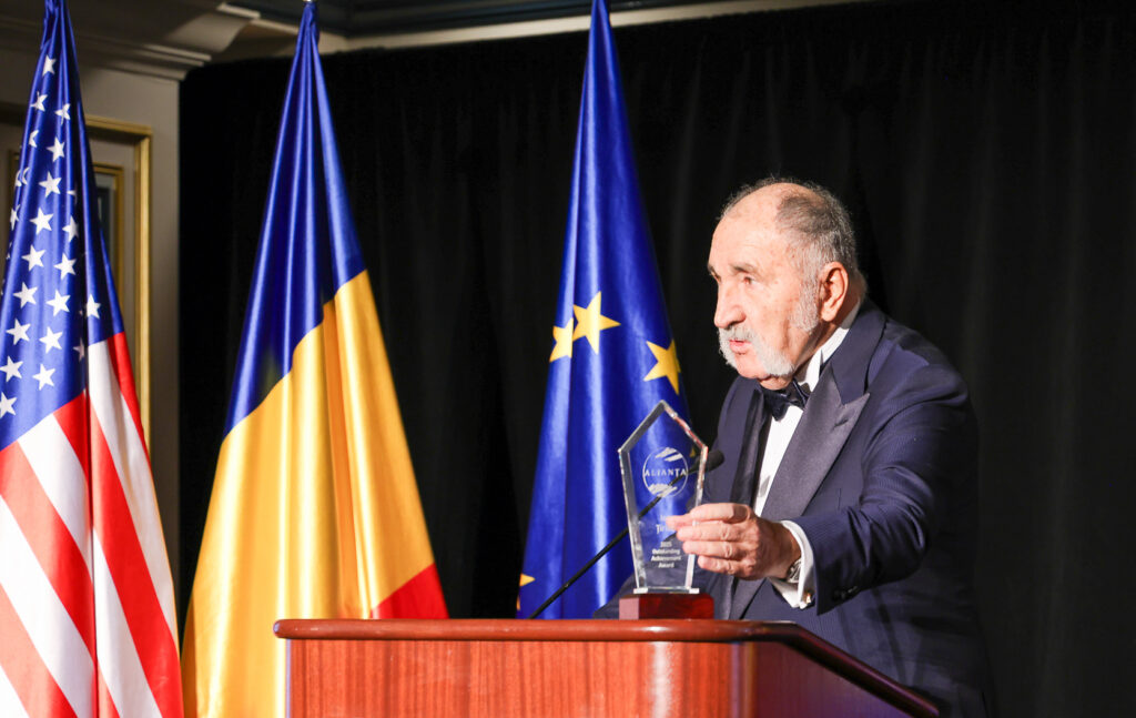 Ion Țiriac accepting Alianta's 2025 Outstanding Achievement Award in Washington, DC